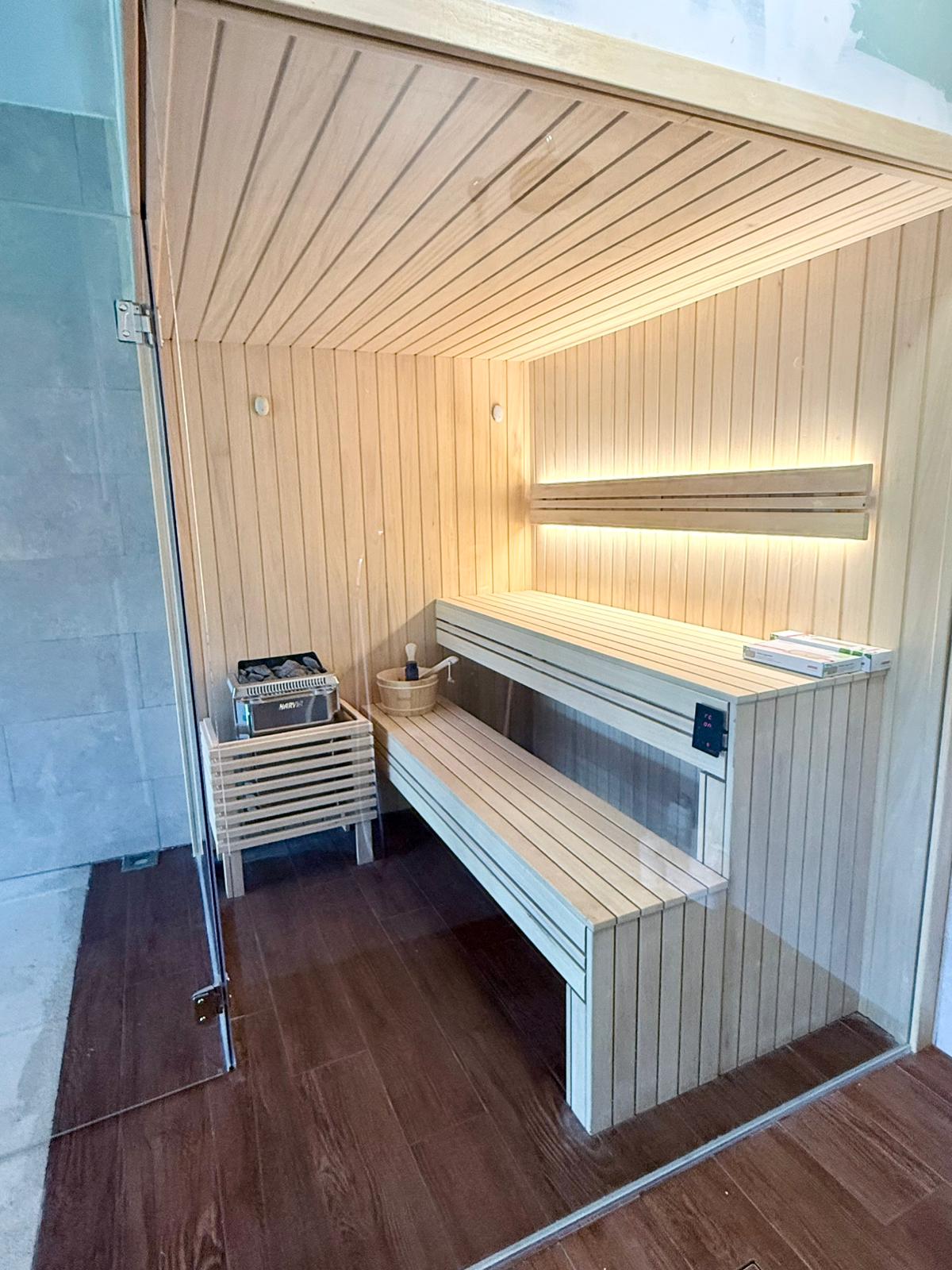 sauna moderna interior para vivienda
